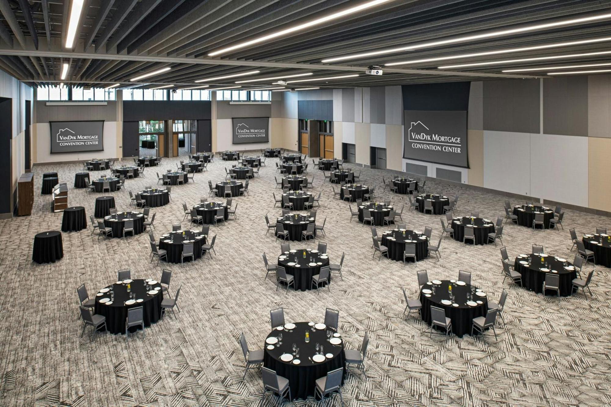 Delta Hotels By Marriott Muskegon Convention Center Εξωτερικό φωτογραφία